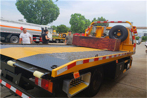 银海区附近拖车电话号码服务